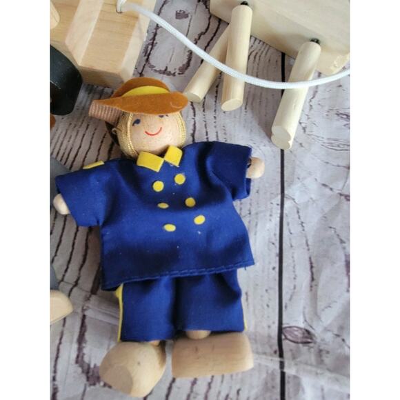 Play Wooden Horse Buggy 3 Wooden Doll People - Picture 3 of 8